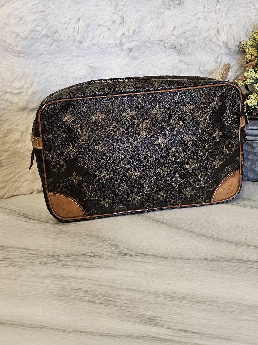 Louis Vuitton Brown Monogram Canvas Womans Clutch /Travel Pouch - Picture 2 of 14